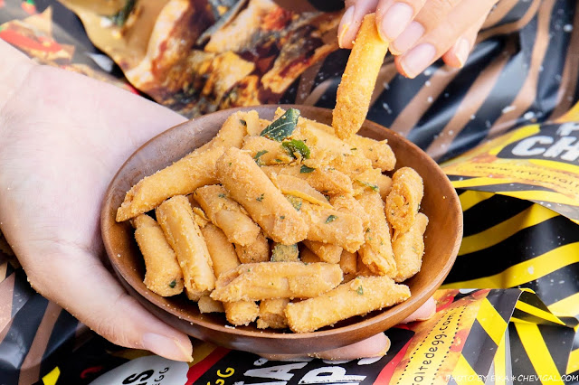 免飛新加坡!台中也能吃到IRVINS黑鴨鹹蛋黃魚皮啦!限量快閃每人限購5包,來晚了搶不到~