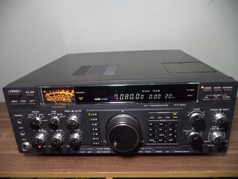 MEDAN RADIO: Yaesu FT-1011 (terjual)