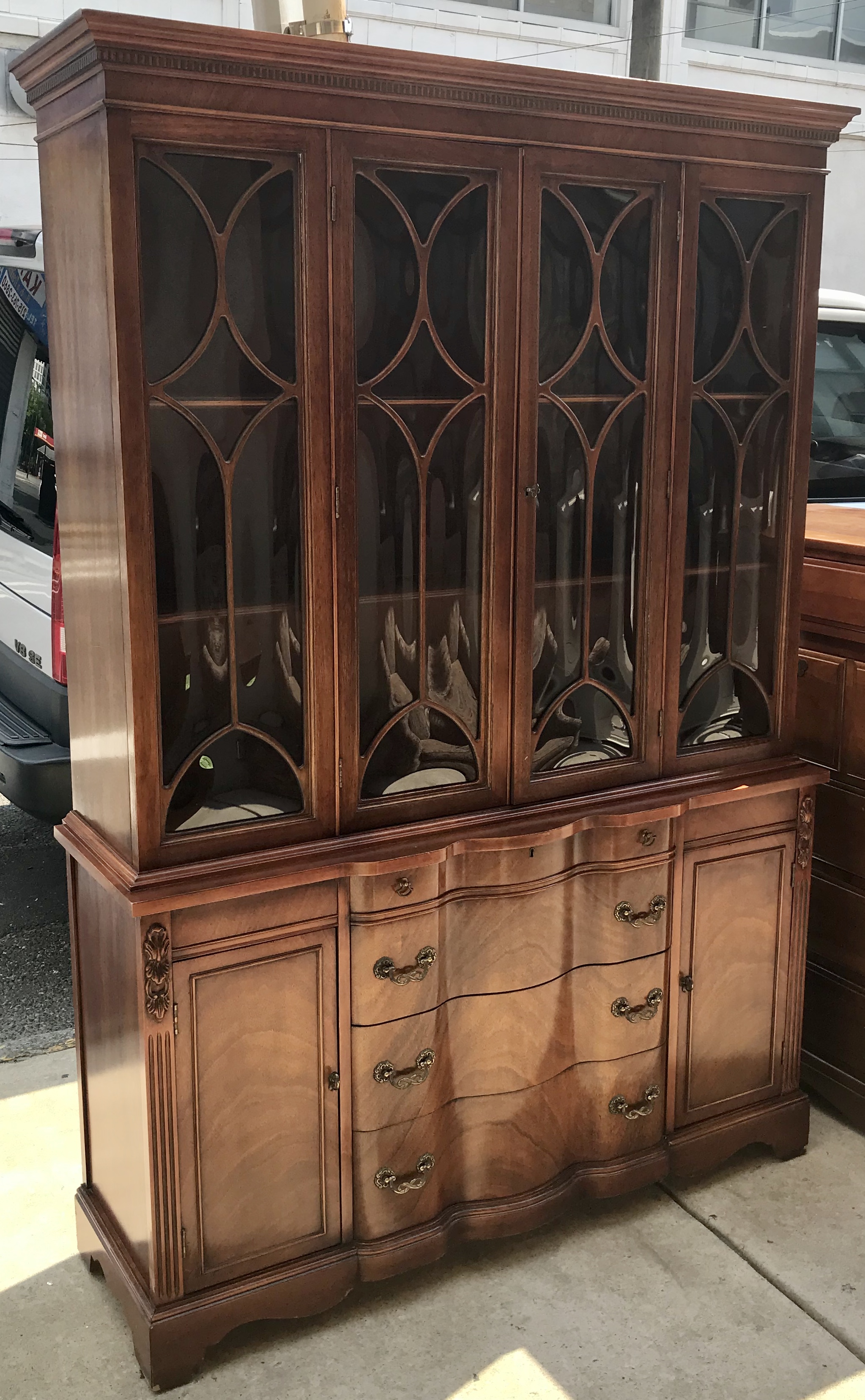 Uhuru Furniture & Collectibles 472977 Vintage Hardwood China