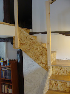 Andocarpinteando : Escalera al desván.