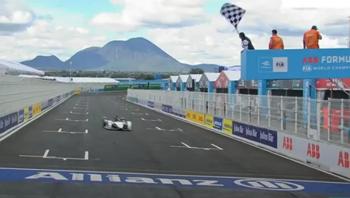 Pascal Wehrlein taglia per primo l'ePrix di Puebla