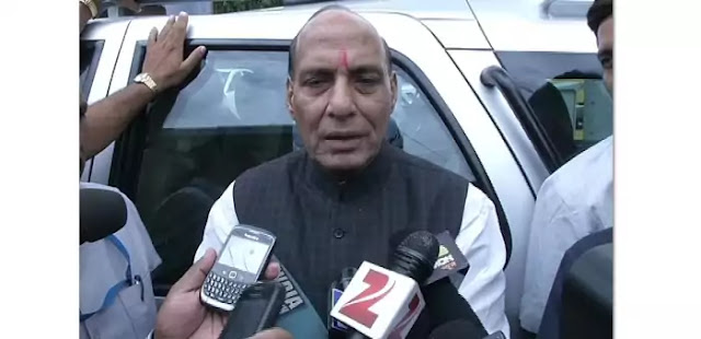 भारत चीन तनाव के बीच, वायुसेना अलर्ट मोड़ पर, चीन की छाती चीरते हुए आसमान में राफेलों ने भरी उड़ान भारत चीन तनाव के बीच, वायुसेना अलर्ट मोड़ पर, चीन की छाती चीरते हुए आसमान में राफेलों ने भरी उड़ान