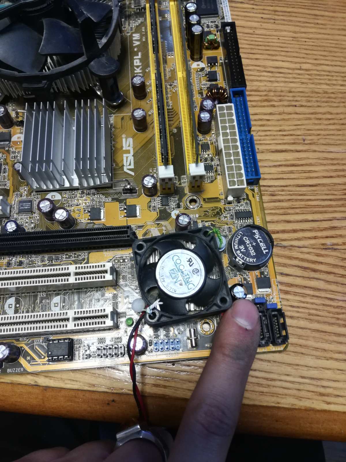 Bios asus загрузка. Z87-a-asus-2103. материнская плата asus p5gdc pro. монитор материнской платы asus. заставка пк при включении.