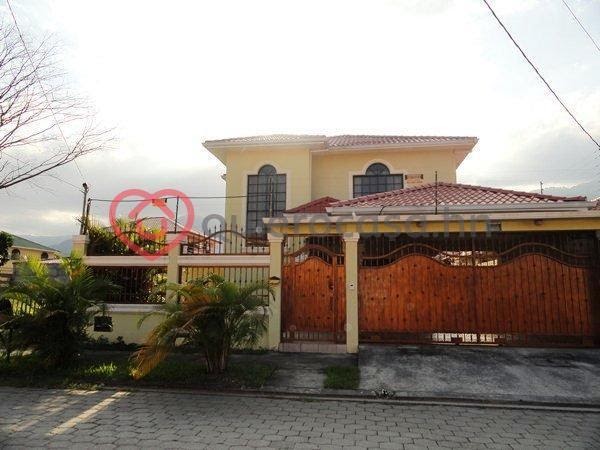 CASA EN VENTA COLONIA JARDINES DEL VALLE - CASAS EN VENTA SAN PEDRO SULA