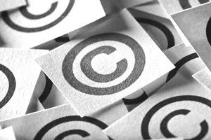 Ücretli Blogger temalarından yönlendirmesiz olarak copyright reklamını kaldırma