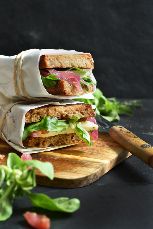 Stulle mit Trauben-Zwiebel-Chutney