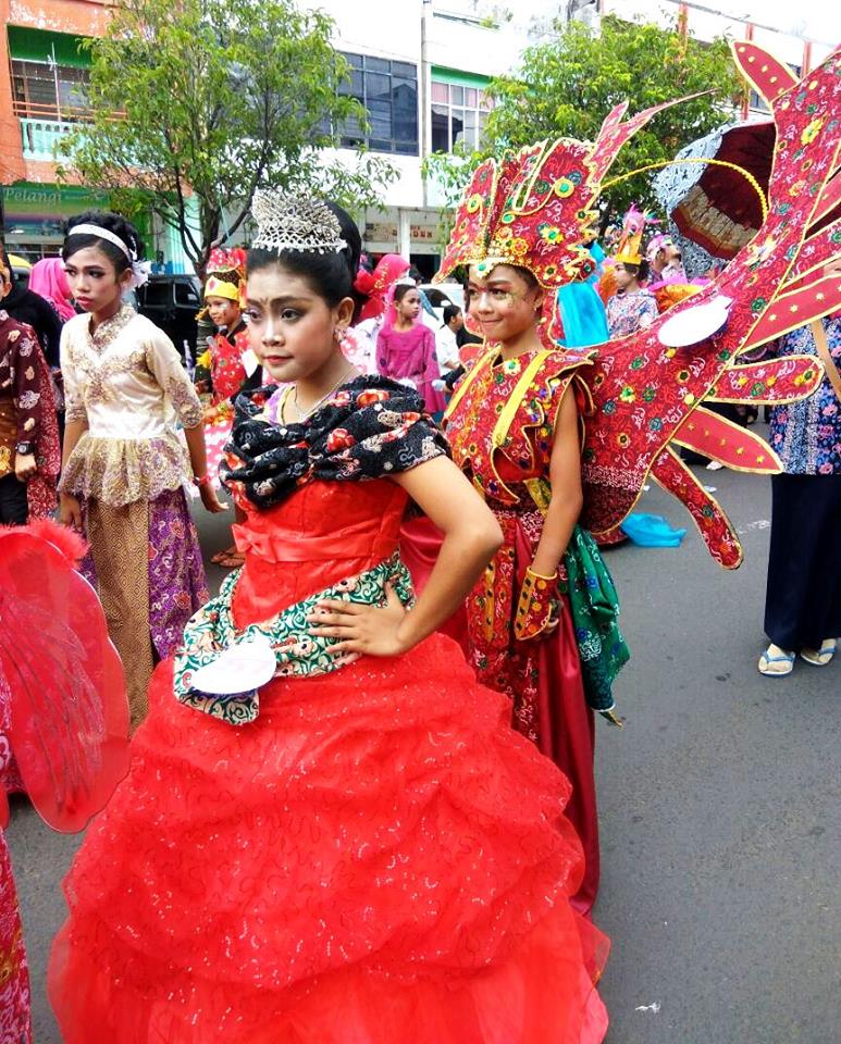 Kreasi Baju Dari Kain Jarik Untuk Karnaval Berbagai