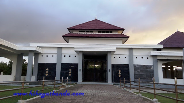 Wisata Banda Aceh; Makam “Terbang” di Alue Naga