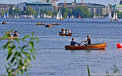 Ein Ausflug mit dem Boot auf der Alster Ausflug mit dem Boot auf der Alster in Hamburg