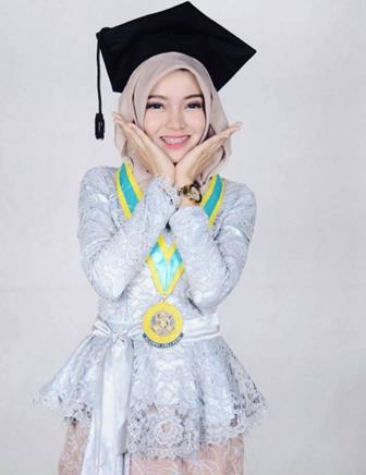 Model Kebaya Wisuda Modern Dan Modis