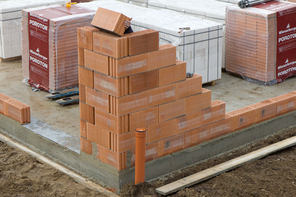 Sandra und Alexander bauen ein Haus: +21 Tage: Es wird ein Haus