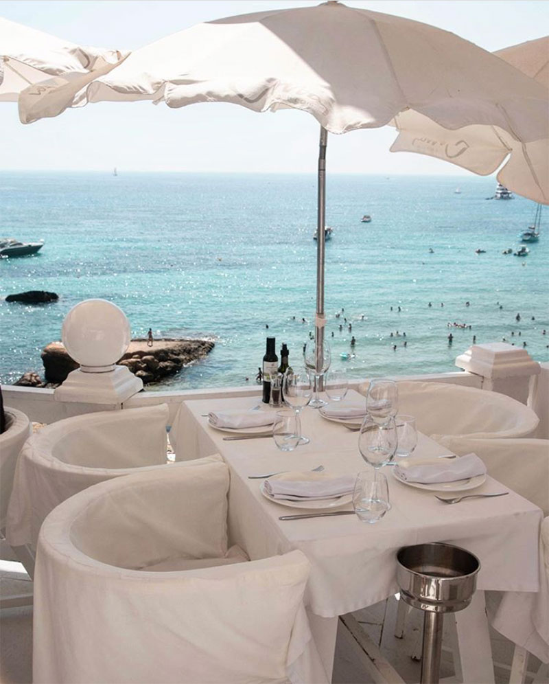 Style File | Mini Trend: Padded Shoulder T-Shirts