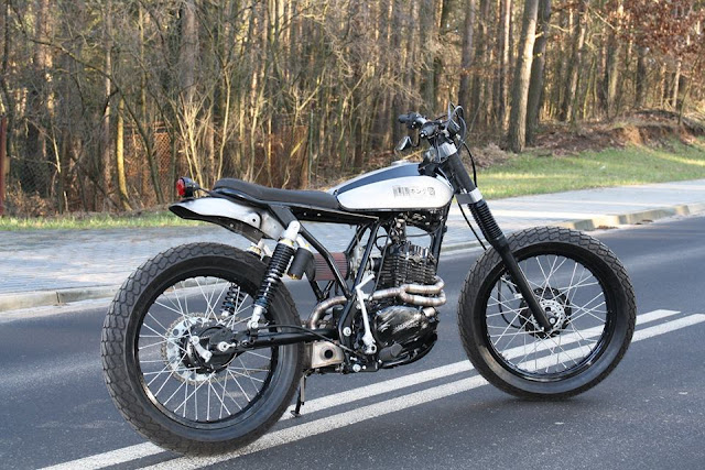 This Awesome Flat Tracker From Wena Customs Is Based On Honda Xl 250 Motoauto