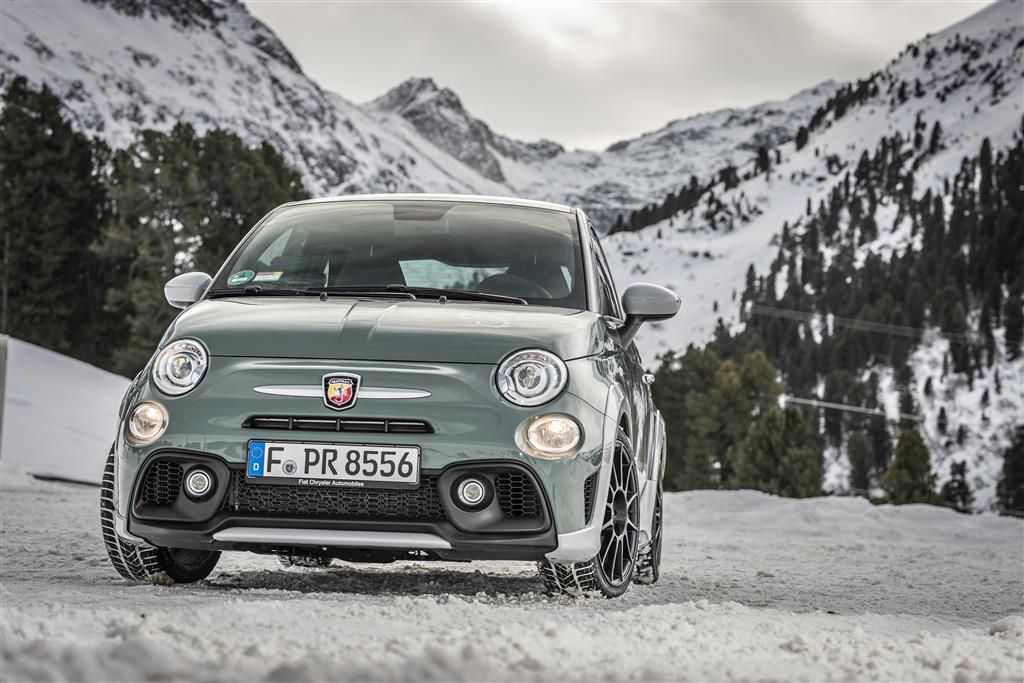 191220_Abarth695_70Anniversario_11.jpg