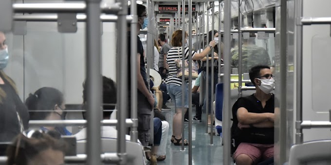  «Θα έπρεπε να ντρέπεσαι»: Άγριοι καβγάδες μεταξύ επιβατών στο μετρό (video)