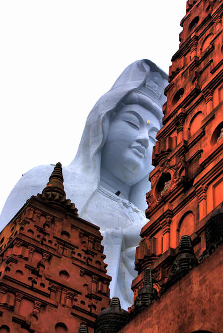 More glimpses of unfamiliar Japan Kurume Giant Kannon
