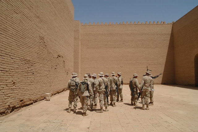 Lý do thực sự của cuộc chiến tranh Iraq 2003: Mỹ muốn tìm kiếm ‘cánh cổng thời gian’?