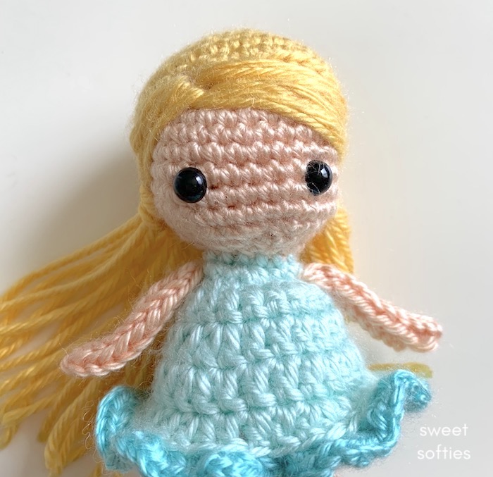 How to Make Yarn Hair for Rag Dolls (It's actually really easy!) 