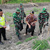 TNI, Petani dan Wartawan di Lamongan Bersatu Basmi Hama Tikus