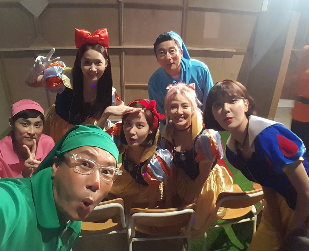 Check out SNSD's behind pictures from their 'Knowing Brothers' filming