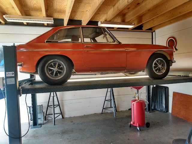 MGB GT service