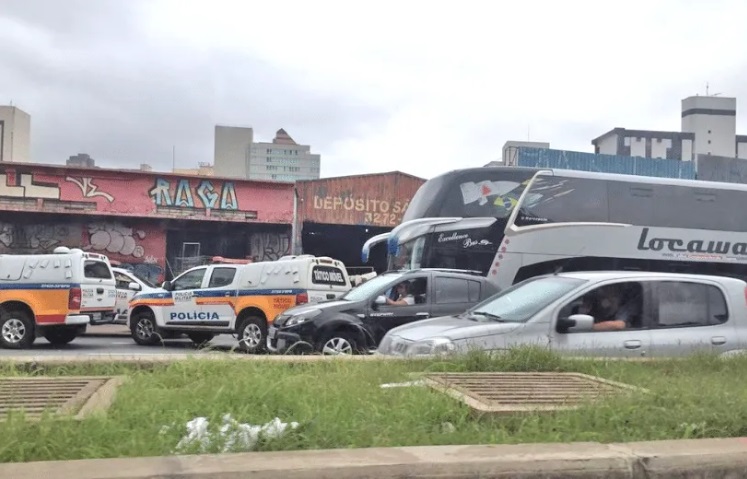 MG: Polícia prende casal com 42 tabletes de maconha em ônibus de turismo em BH 1 Sem T%25C3%25ADtulo 2 2