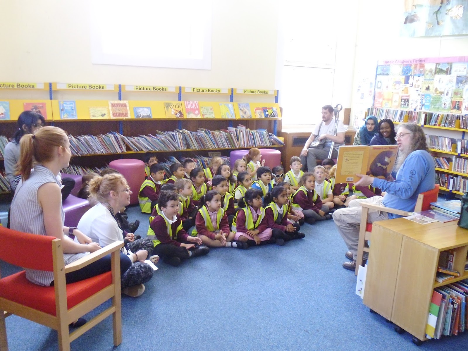 Chilcote Primary School Reception`s visit to Yardley Wood library