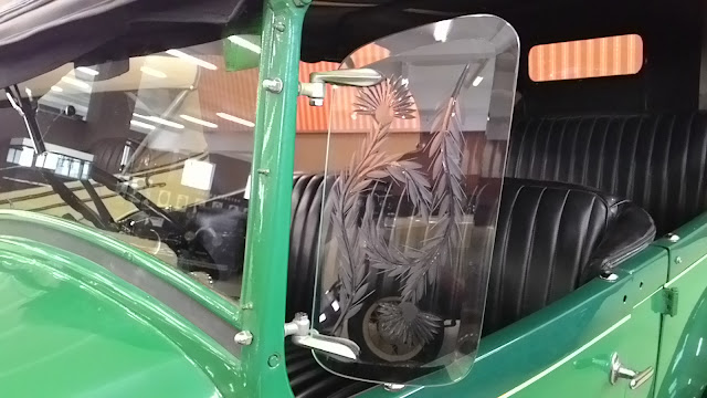 Вместо бокового зеркала Боковое зеркало