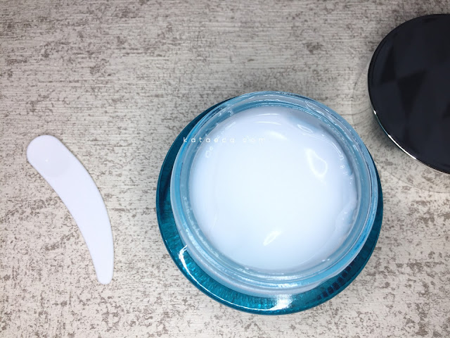 tekstur sleeping mask clinelle.