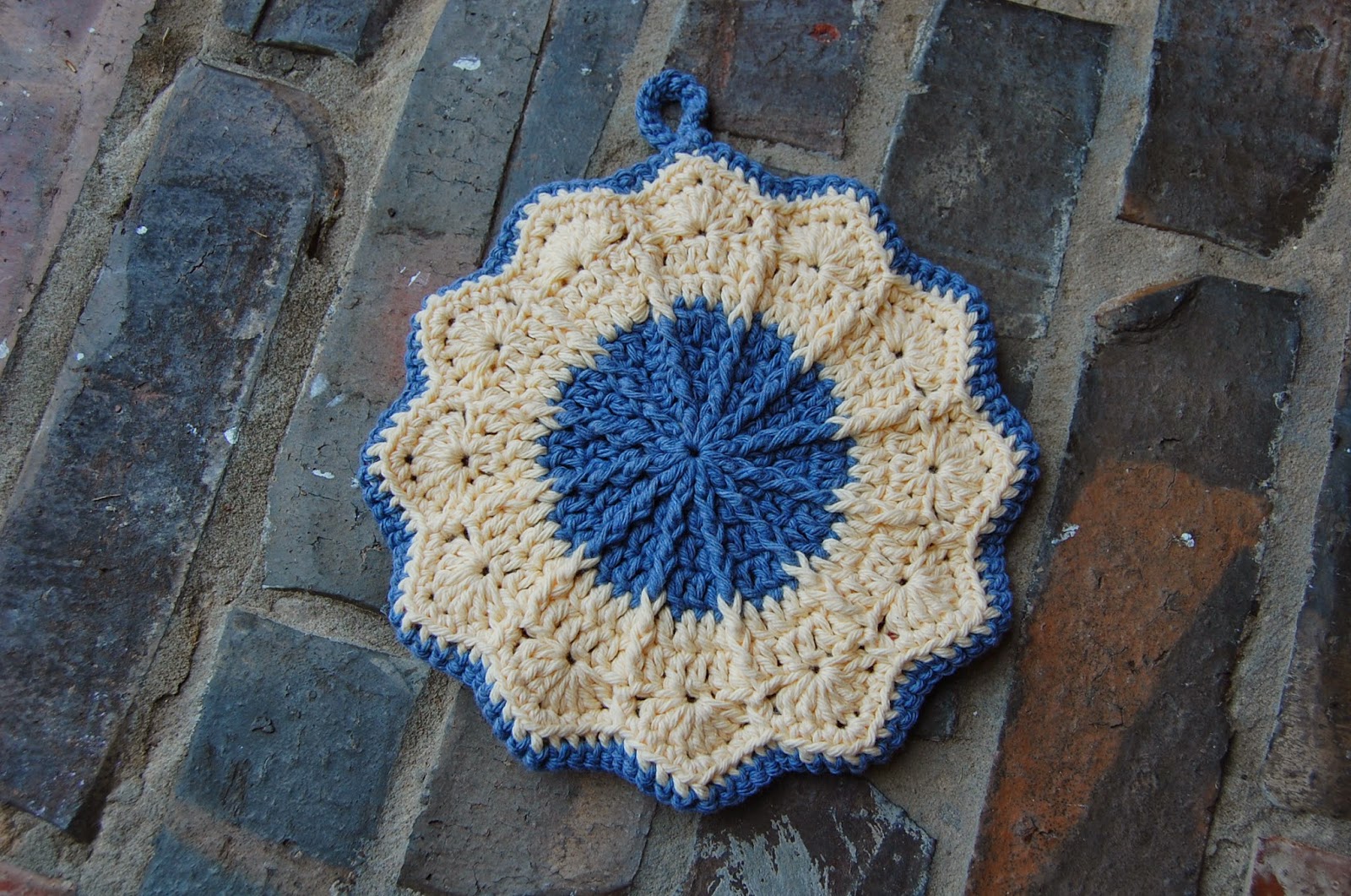 Roonie Ranching: And even more potholders (with a bonus hot pad)