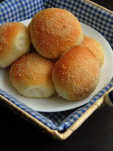 Pandesal, Pan De sal Pandesal, Pan De sal