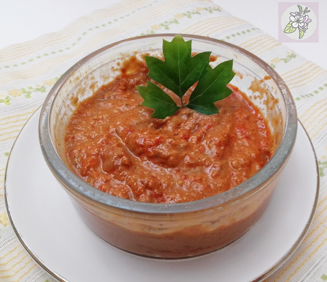 Boloñesa cruda  vegana con nueces y tomate seco