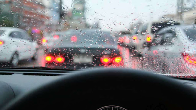 5 Cara Berkendara Aman dalam Kondisi Hujan