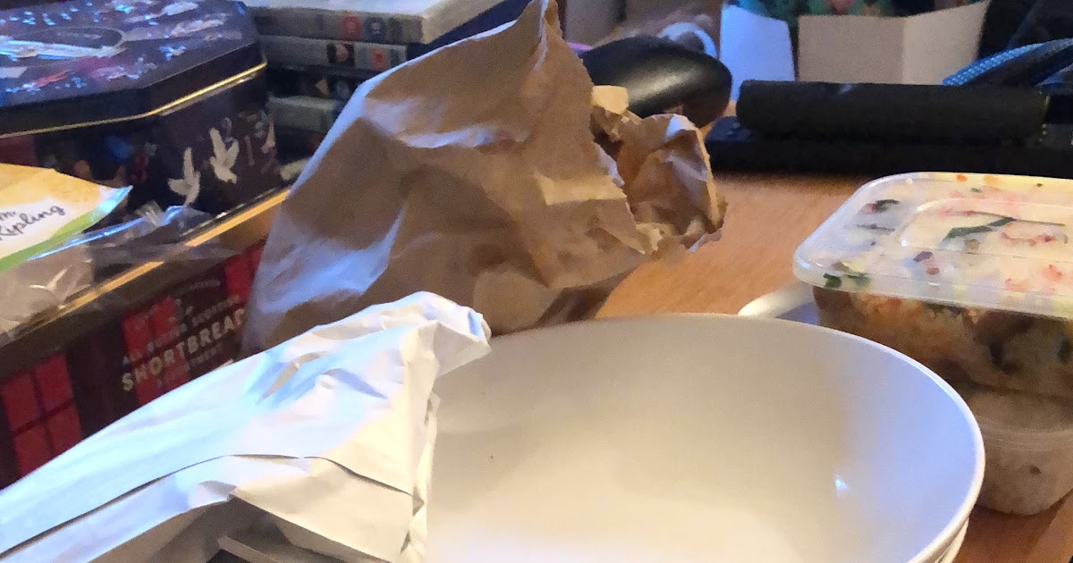 FOODSTUFF FINDS Our Free NHS Uber Eats & a cheap Lidl beer (NLi10)