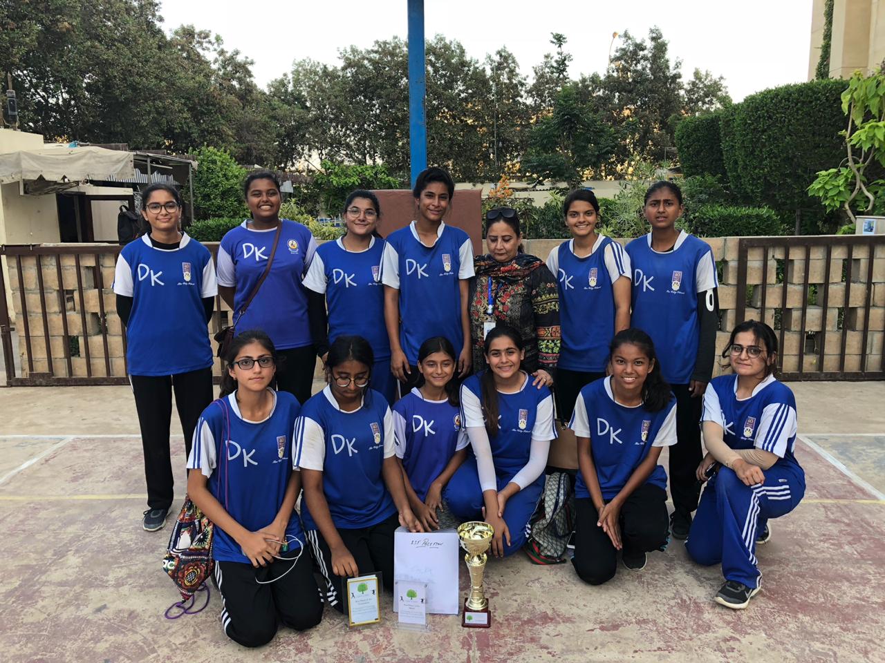 Official Blog for Girls Section 8th Haque Academy Throw ball