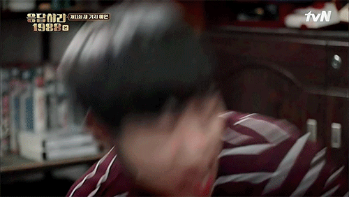 응팔 덕선이(혜리)한테 앵기는 택이(박보검) | 인스티즈