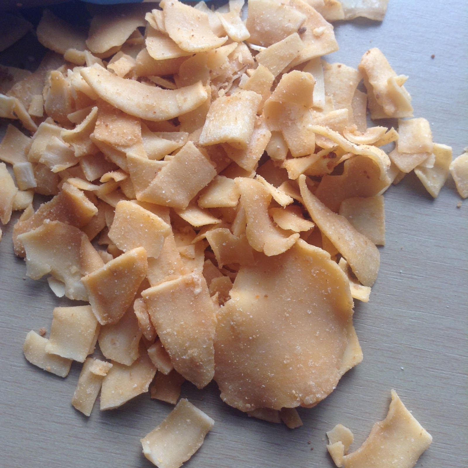 Urban Fruit Coconut Chips Review Straight Up & Sriracha Chilli