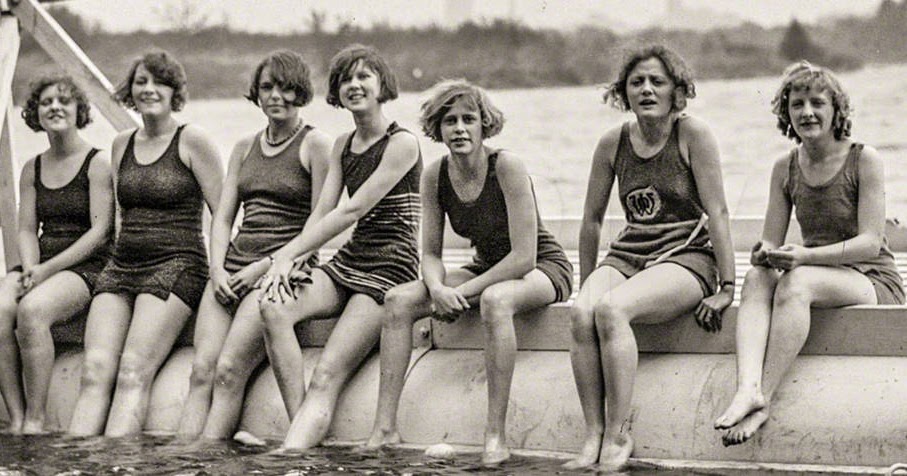 Girls in bathing suits, 1925 ~ vintage everyday
