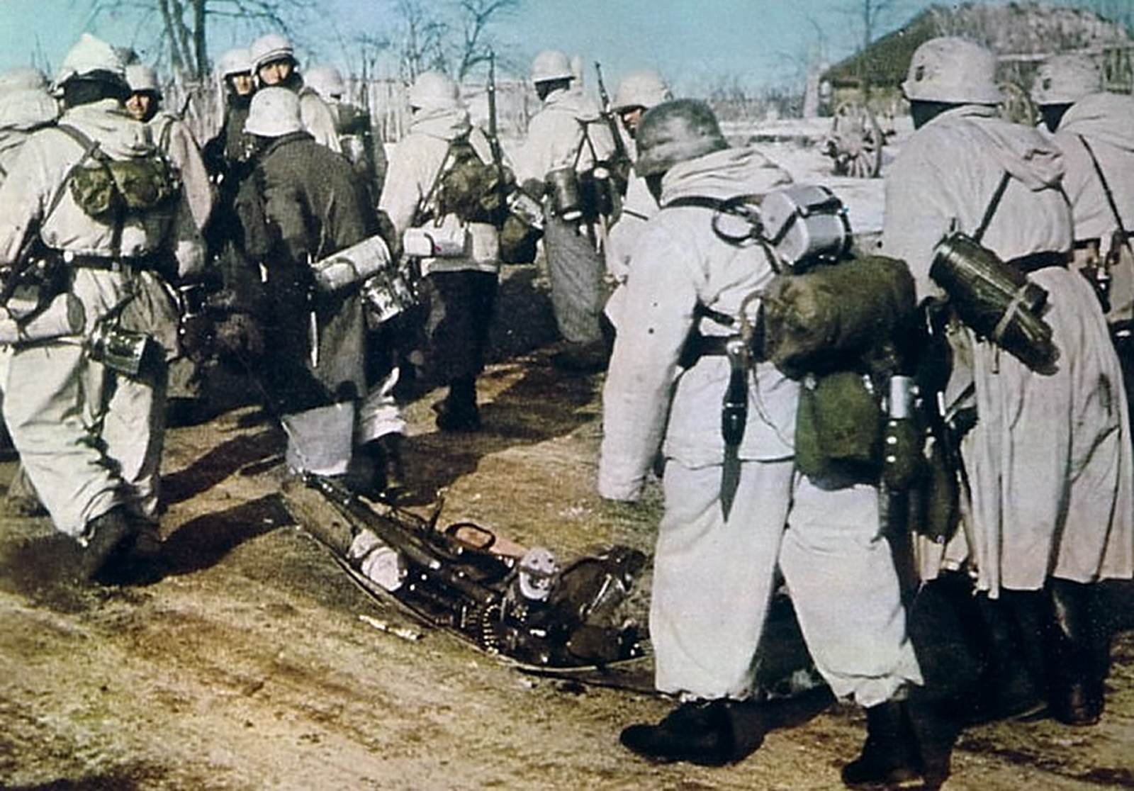 зимняя форма вермахта 1942. вермахт зима 1941. немецкие солдаты зимой на восточном фронте. солдаты вермахта зимой 1941. дмитрий згонник.