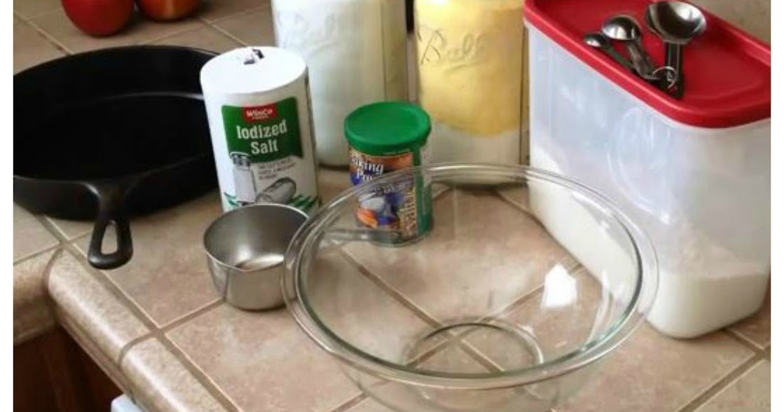 Easy Homemade Cast Iron Skillet Cornbread (Grandma's Recipe) Handy