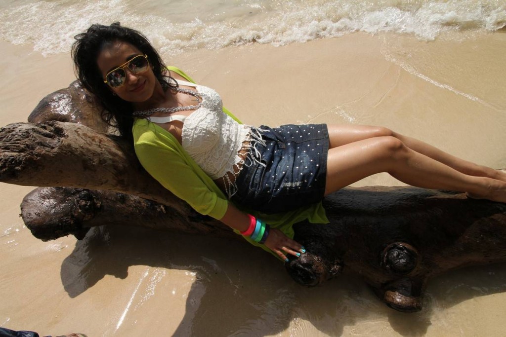 Trisha Hot Bikini Stills From Kalavath picture