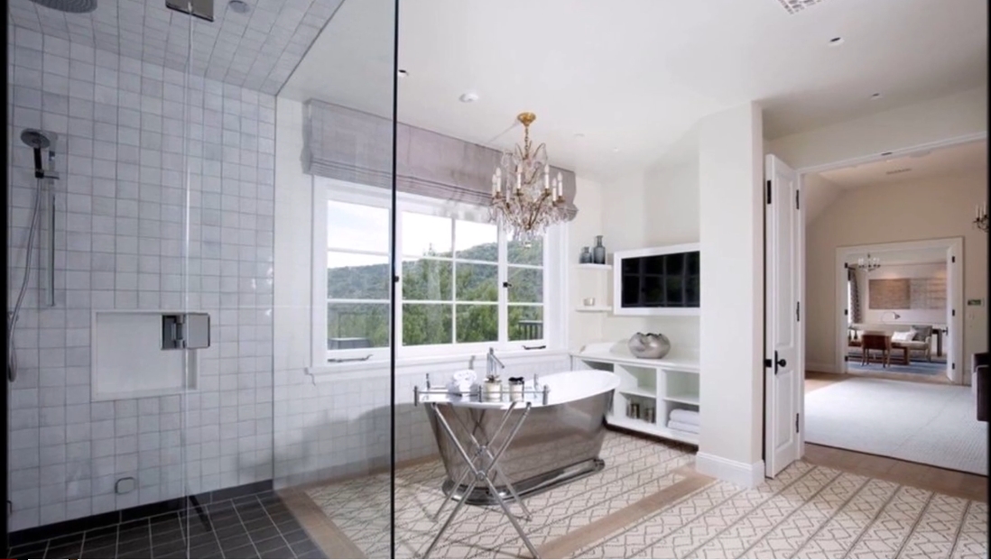 12 Photos vs. Justin Bieber & Hailey Baldwin $25.8 Million Beverly Park Mansion Interior Design Tour