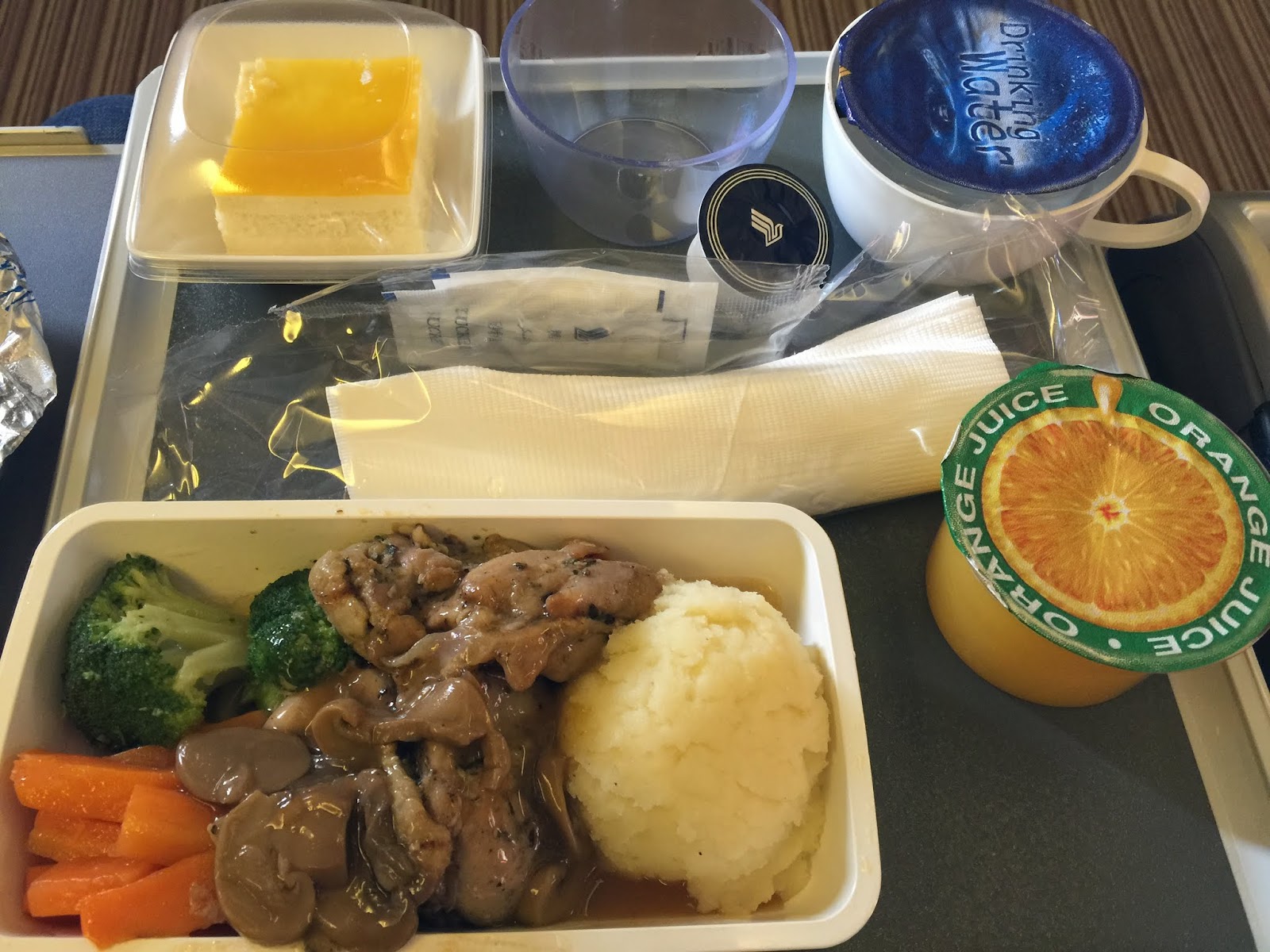Slightly jetlag シンガポール航空 SQ961 エコノミークラス 機内食