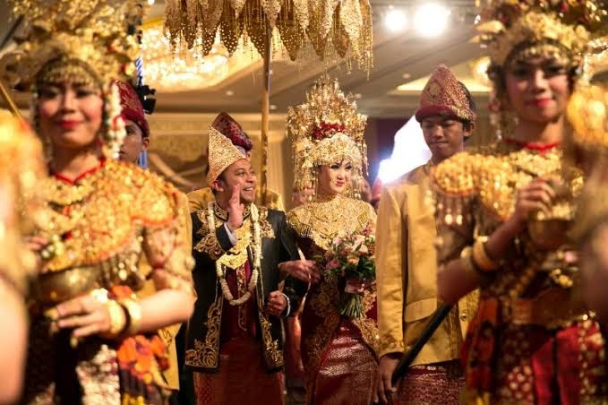 Contoh Teks MC Sungkeman kepada Ayah dan Ibu MERTUA Contoh Teks MC Sungkeman kepada Ayah dan Ibu MERTUA