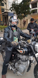 Outside " Royal Enfield Worli showroom " at start of the JUNNAR RIDE