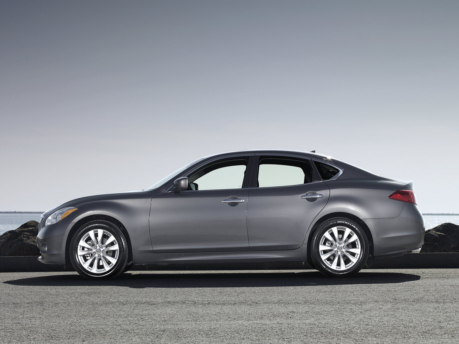 Car Pictures Infiniti M 2011