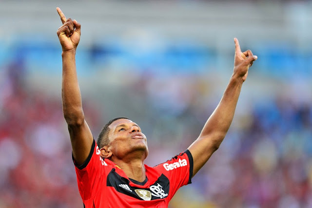 Ponte Preta mira a contratação de Márcio Araújo, do Flamengo