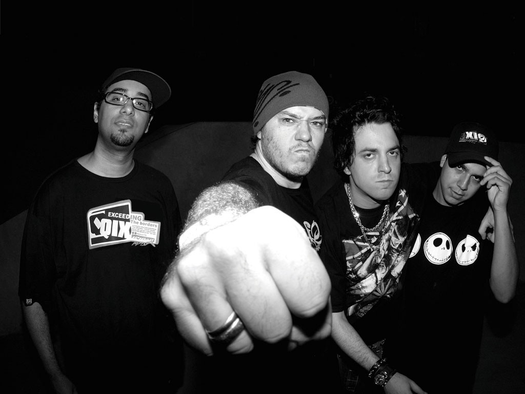 Charlie Brown Jr. Ritmo, Ritual E Responsa Ao Vivo (2008) Charlie Brown Jr. Ritmo, Ritual E Responsa Ao Vivo (2008)