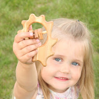    Lotes Toys Wooden Baby Rattle Oak-leaf (BR04) 