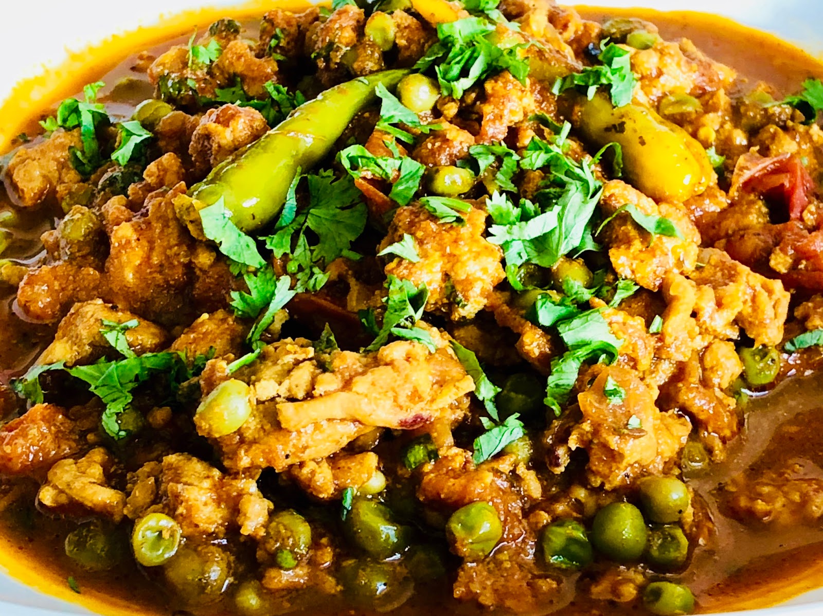 Keema Matar (Minced chicken with green peas)